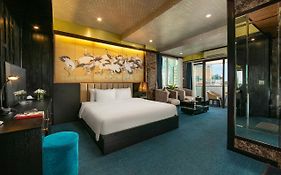 Ja Cosmo Hotel And Spa
